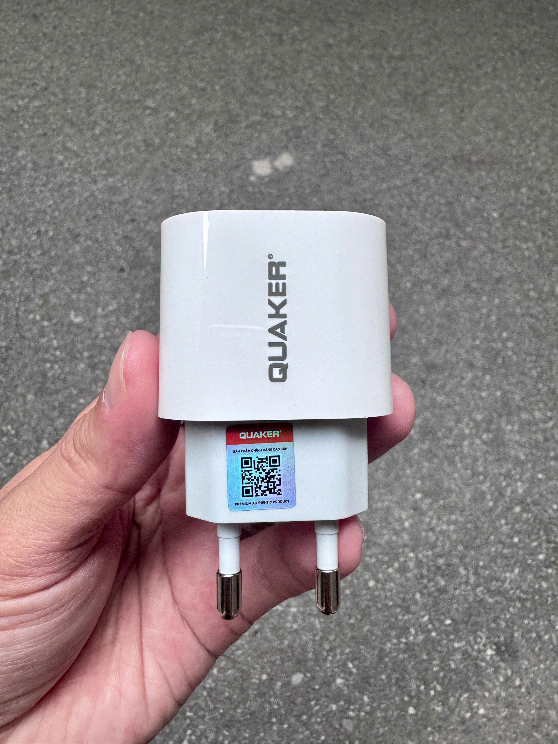 Củ sạc Quaker H12