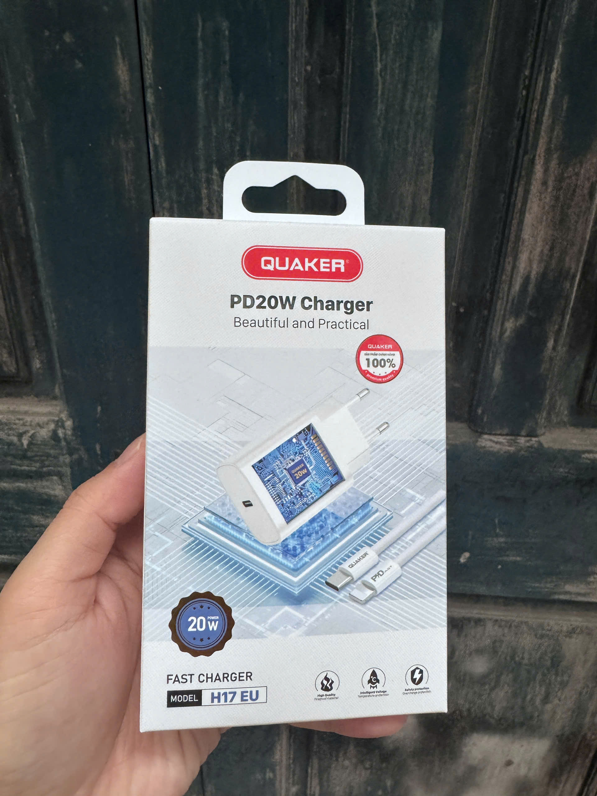 Củ sạc Quaker H17